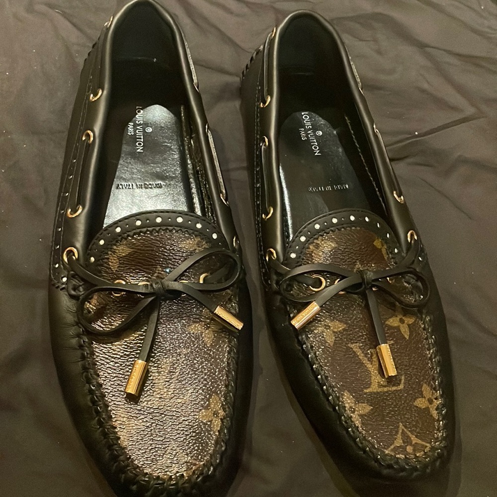 Louis Vuitton women’s loafers 37 1/2 (US SIZE 7.5)